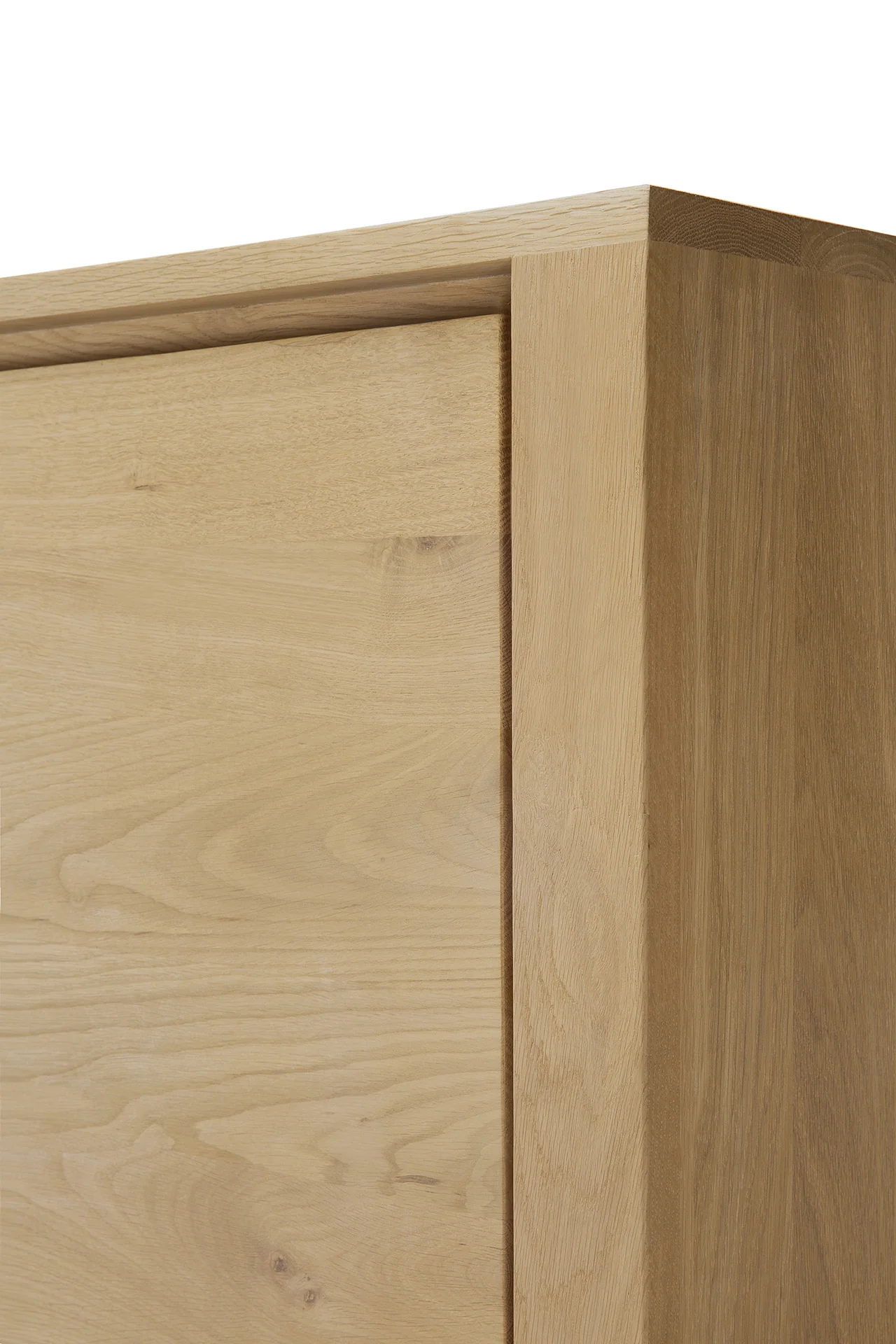 Ethnicraft Oak Shadow Dresser - 3 Doors/3 Drawers - Image 6