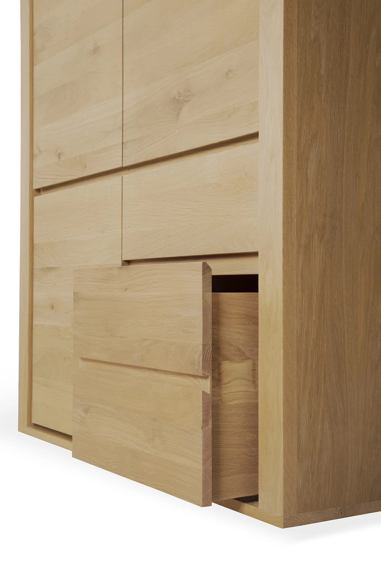 Ethnicraft Oak Shadow Dresser - 3 Doors/3 Drawers - Image 7