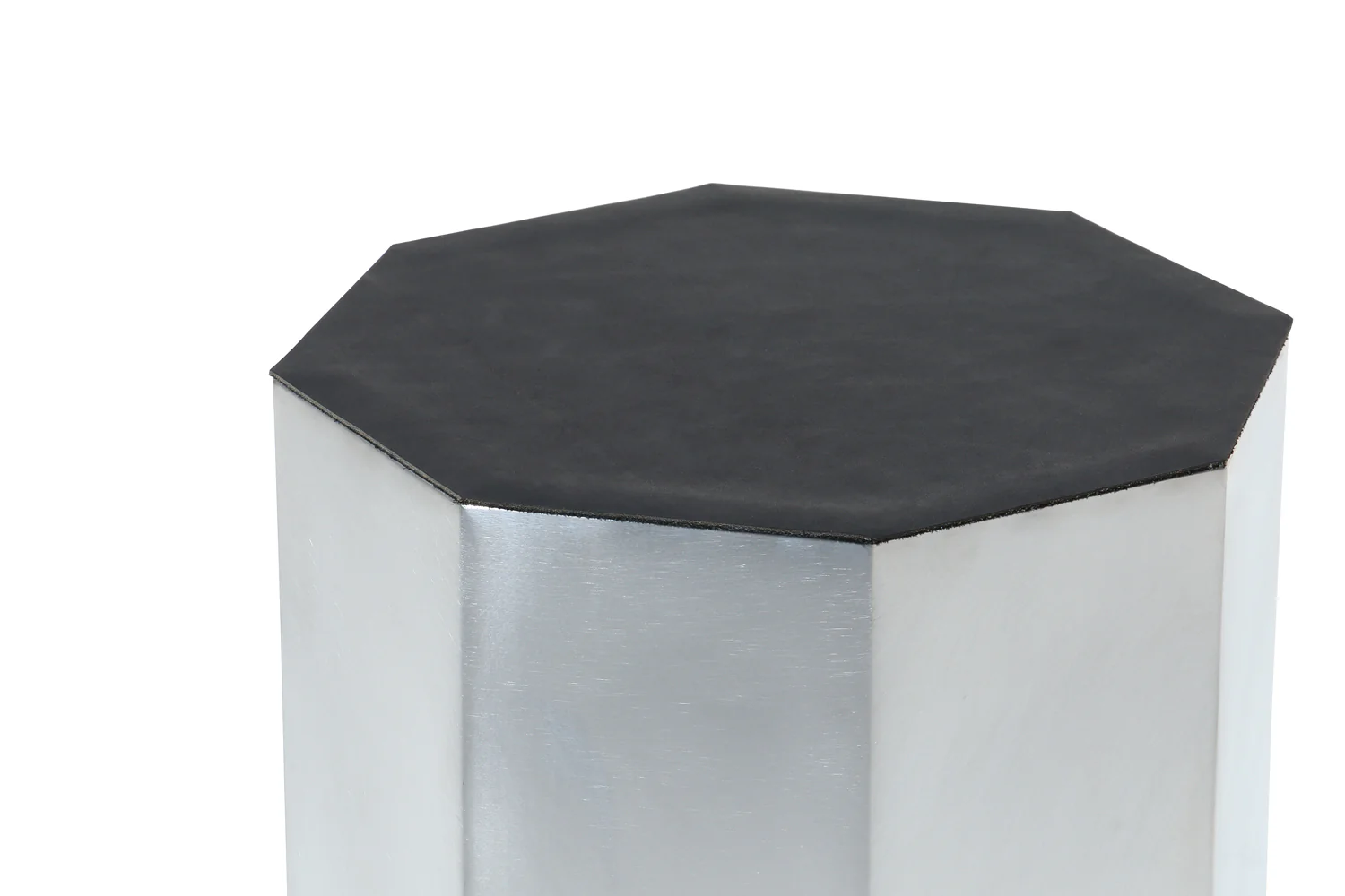 Hekalow Side Table - Image 3