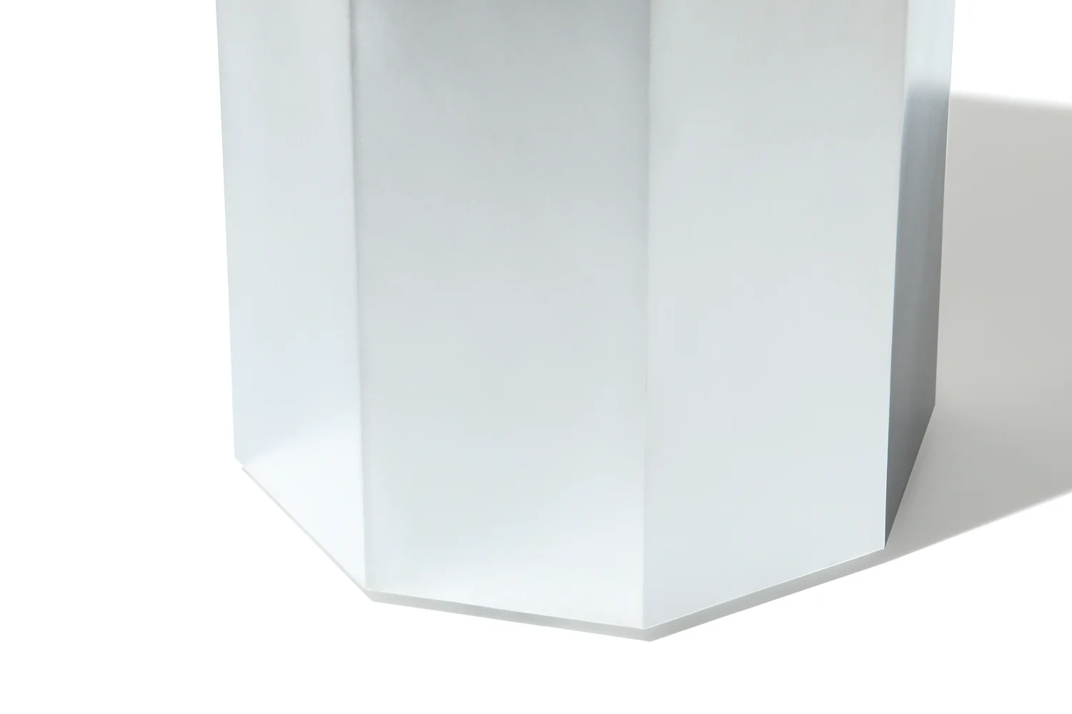 Hekalow Side Table - Image 5