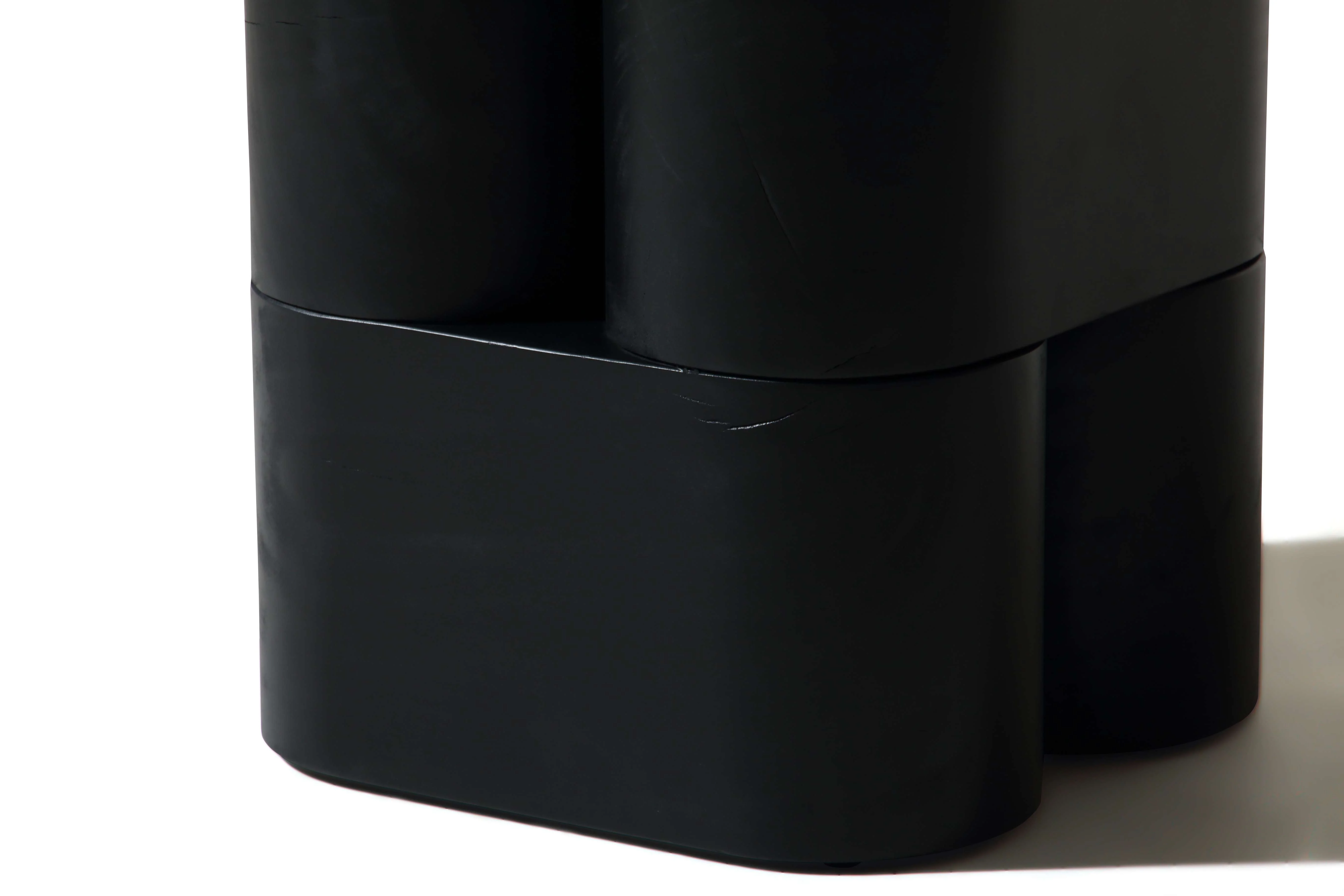 In The Flesh Side Table 13 - Image 8