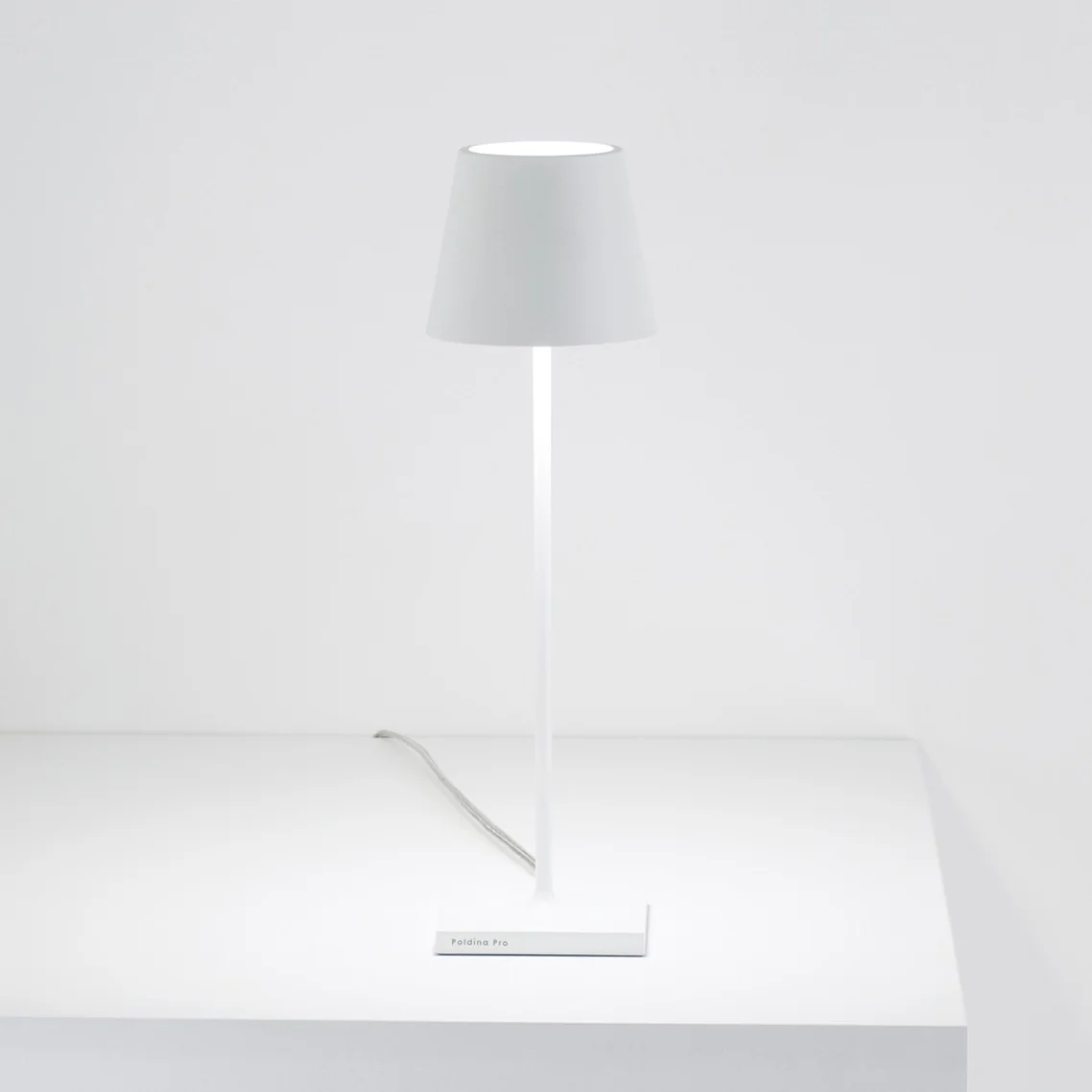 Poldina 230V Table Lamp