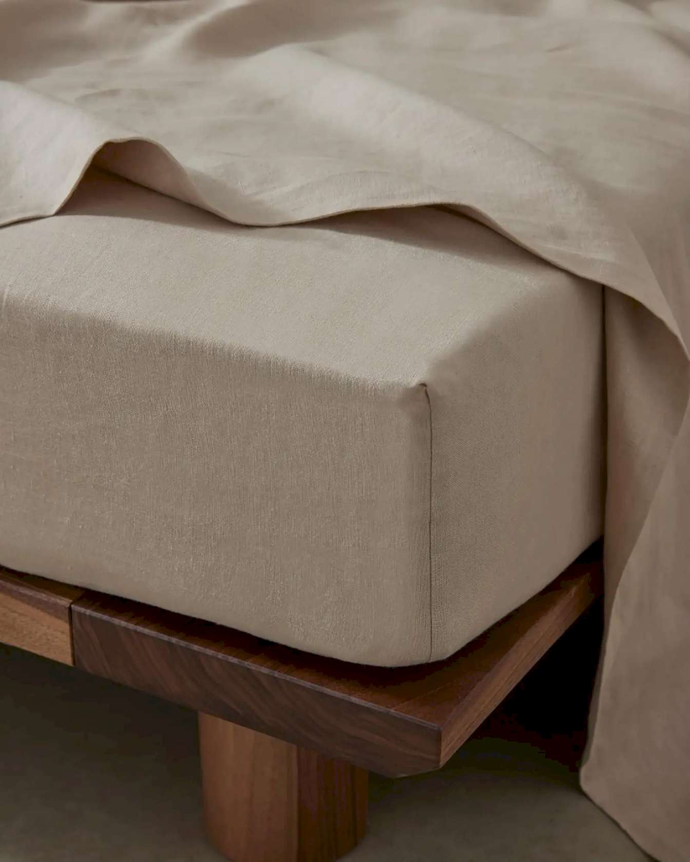 Ravello French Flax Linen Fitted Sheet - Image 10