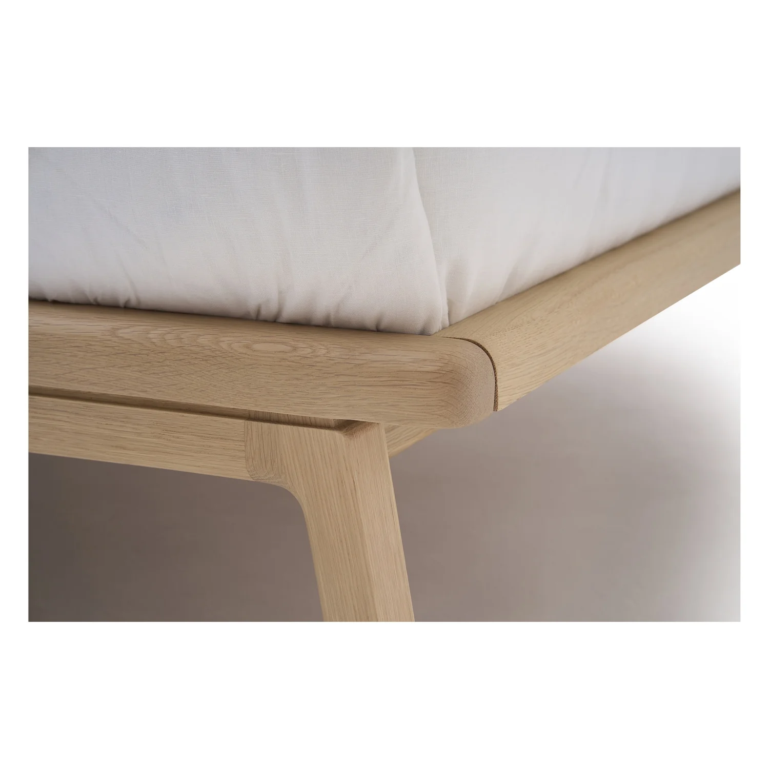 Sensu Queen Bed - Image 13