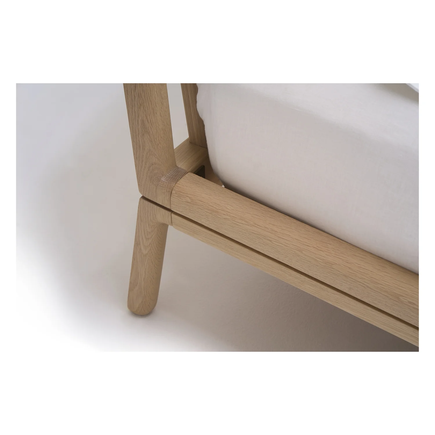 Sensu Queen Bed - Image 15