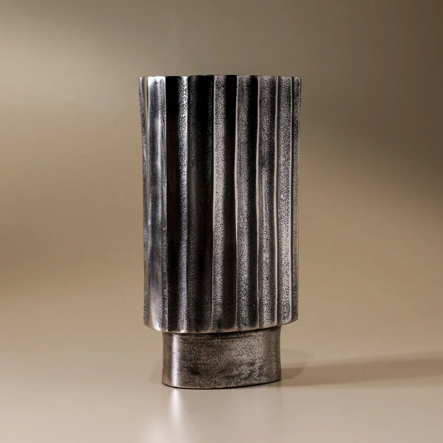 Silvo Vase